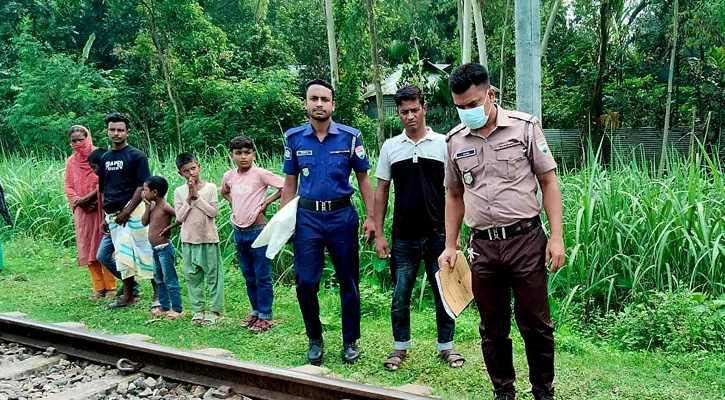 জামালপুরে চলন্ত ট্রেনে উঠতে গিয়ে কাটা পড়ে যুবকের মৃত্যু